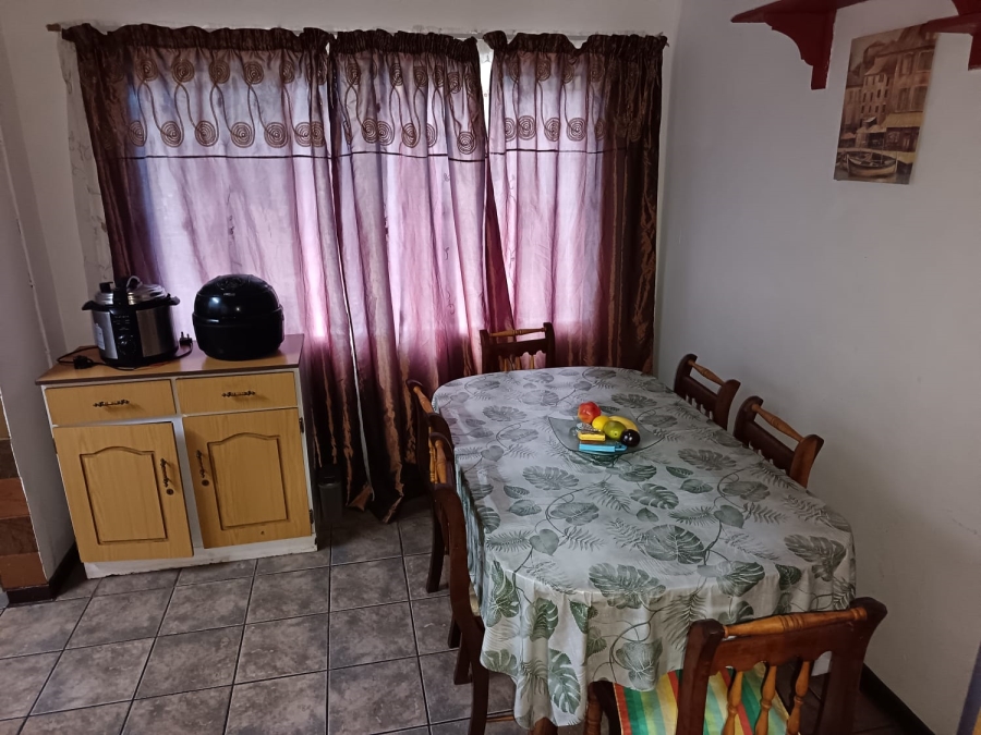 3 Bedroom Property for Sale in Geelhoutpark North West